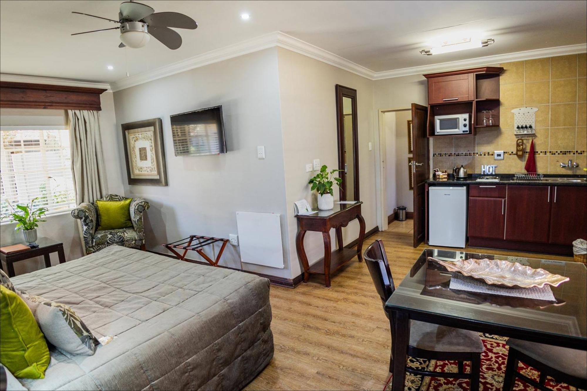 Scott'S Manor Guesthouse Function And Conference Venue Lichtenburg Buitenkant foto