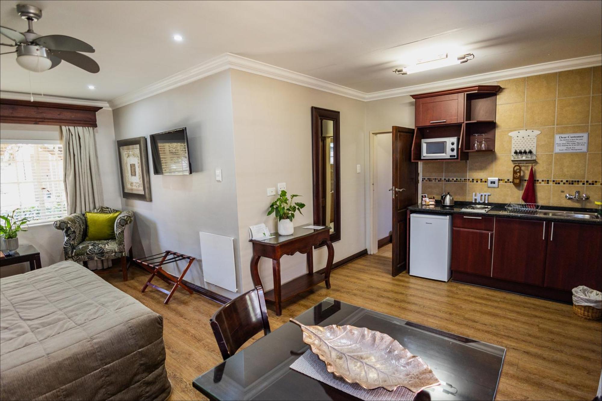 Scott'S Manor Guesthouse Function And Conference Venue Lichtenburg Buitenkant foto