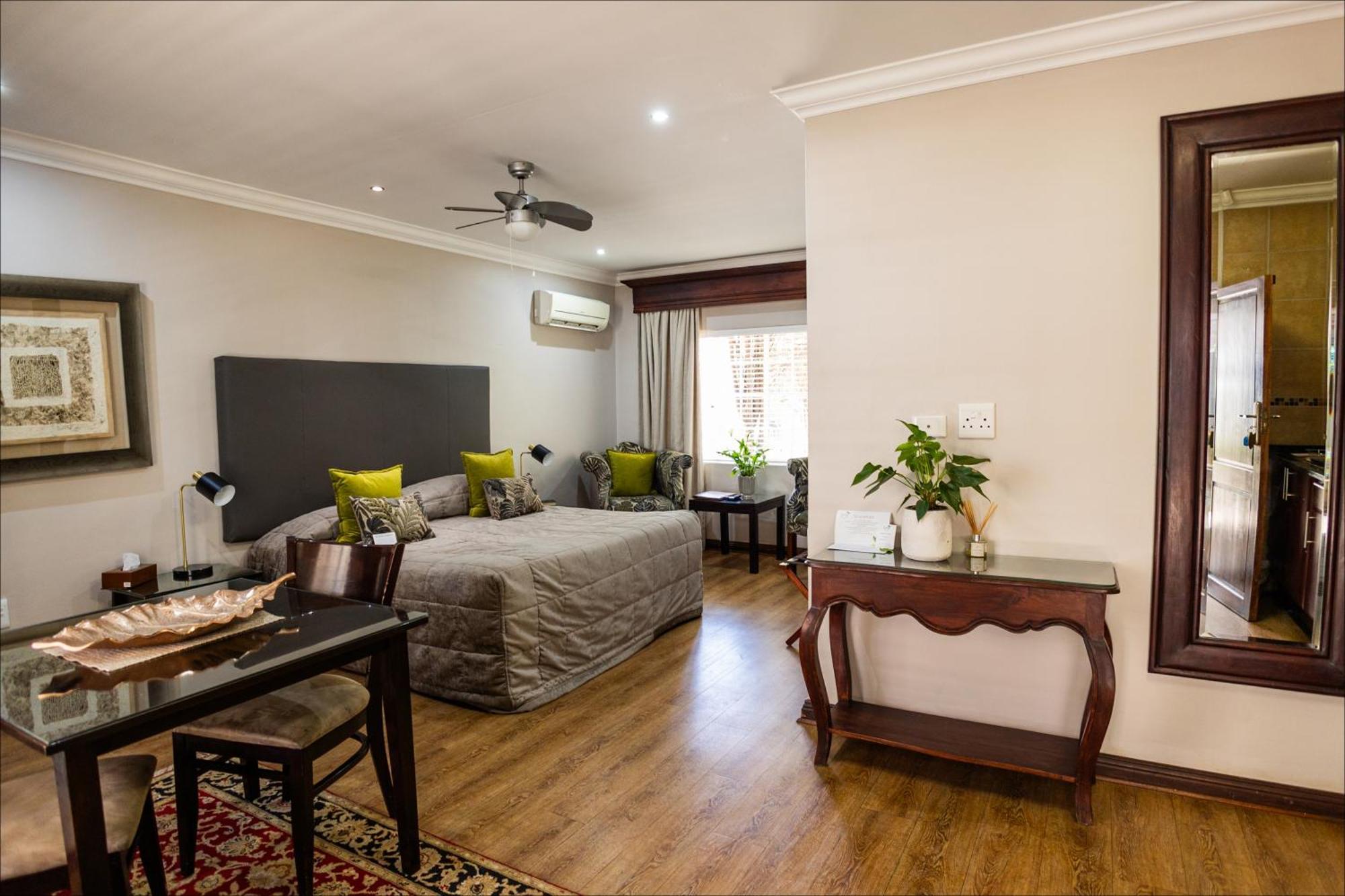 Scott'S Manor Guesthouse Function And Conference Venue Lichtenburg Buitenkant foto