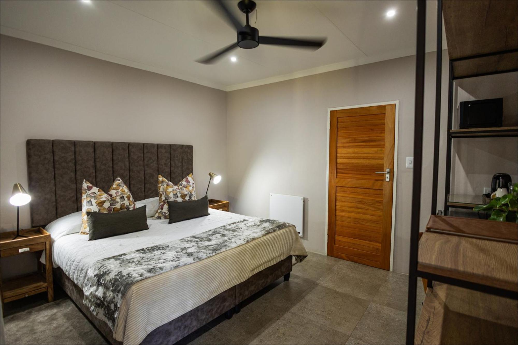 Scott'S Manor Guesthouse Function And Conference Venue Lichtenburg Buitenkant foto