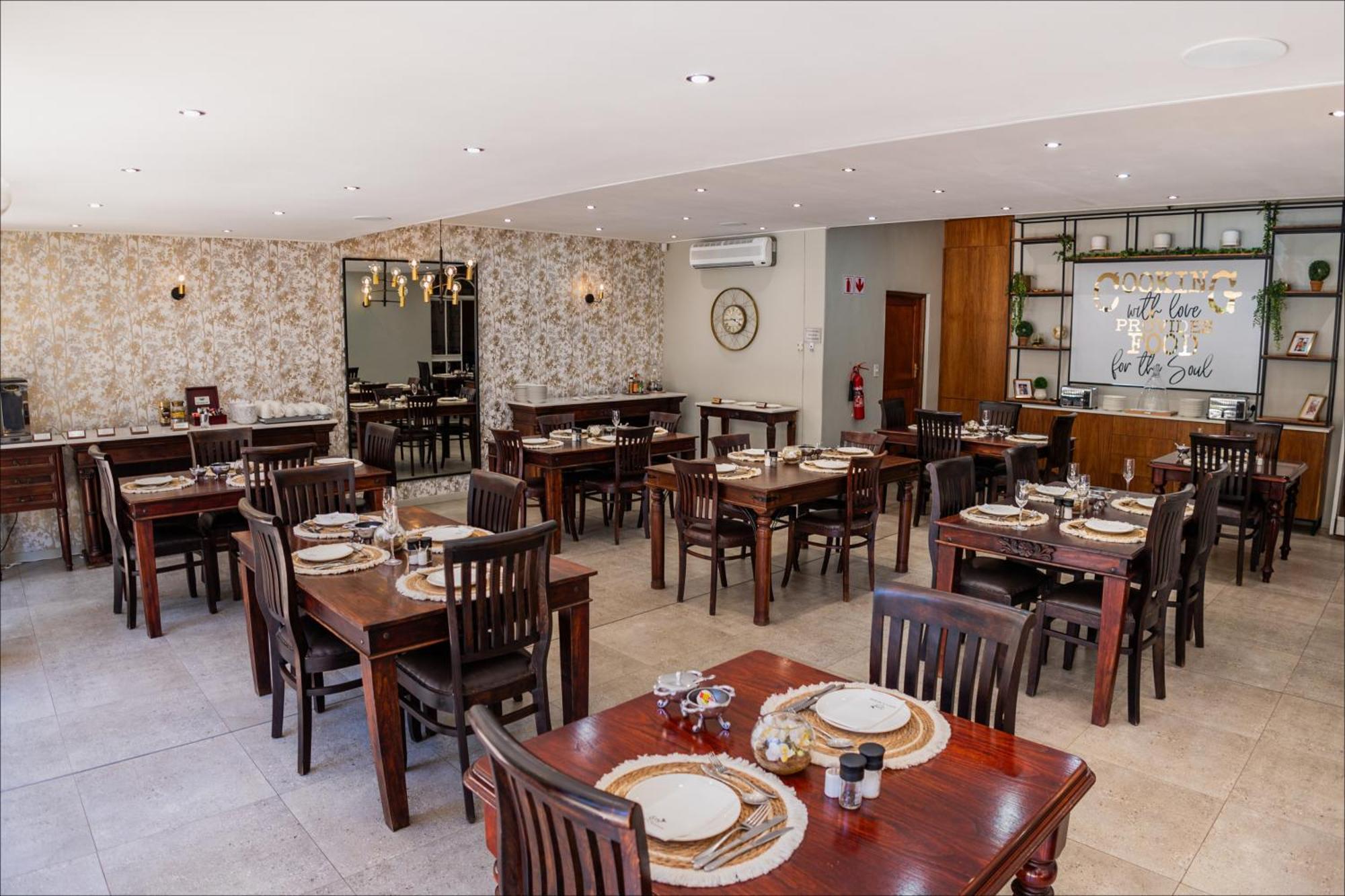 Scott'S Manor Guesthouse Function And Conference Venue Lichtenburg Buitenkant foto